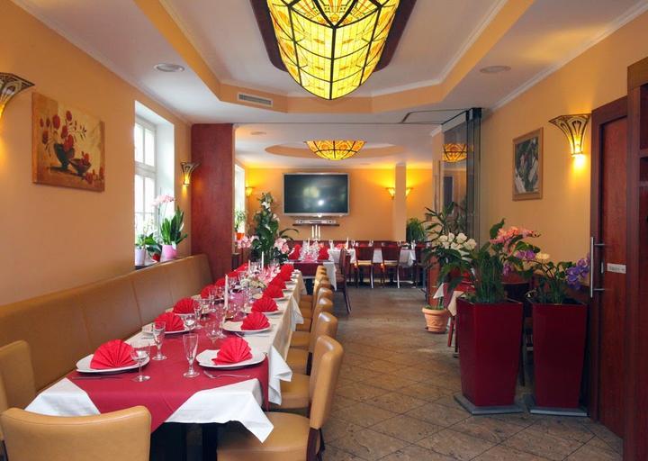 Chau Asiatisches Restaurant and Pension